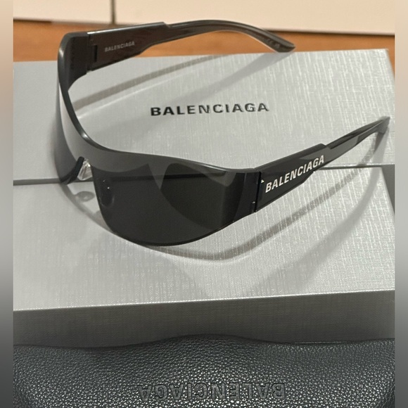 BALENCIAGA MONO CAT 2.0 SUNGLASSES - Picture 7 of 14